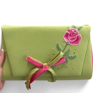 Vintage Elegant Green Clutch with Pink Floral Accent
